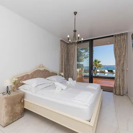Lovely In Kastel Stari With Sauna * Kastela